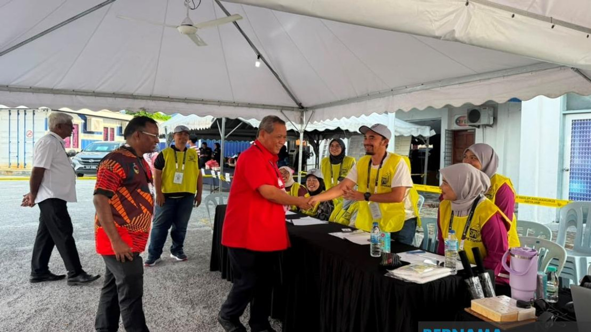 Negeri Sembilan Poll Candidates Monitor Early Voting as Process Unfolds Smoothly