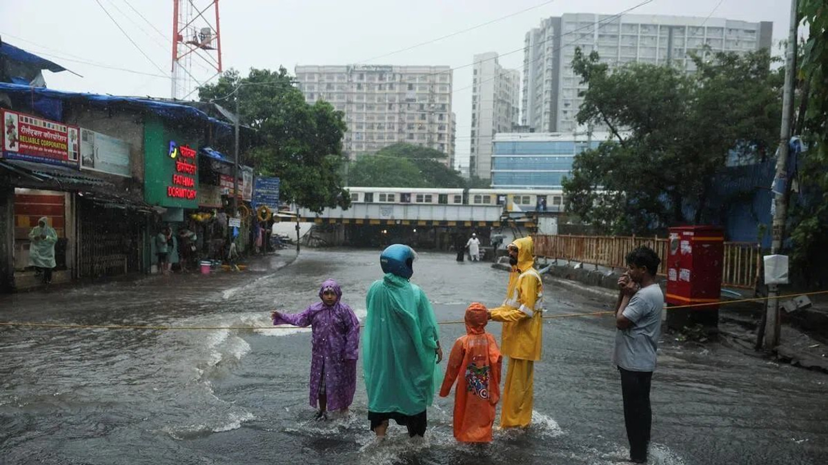 Mumbai's Monsoon Crisis: Two Deaths Expose Gaps in Civic Infrastructure as Orange Alert Issued