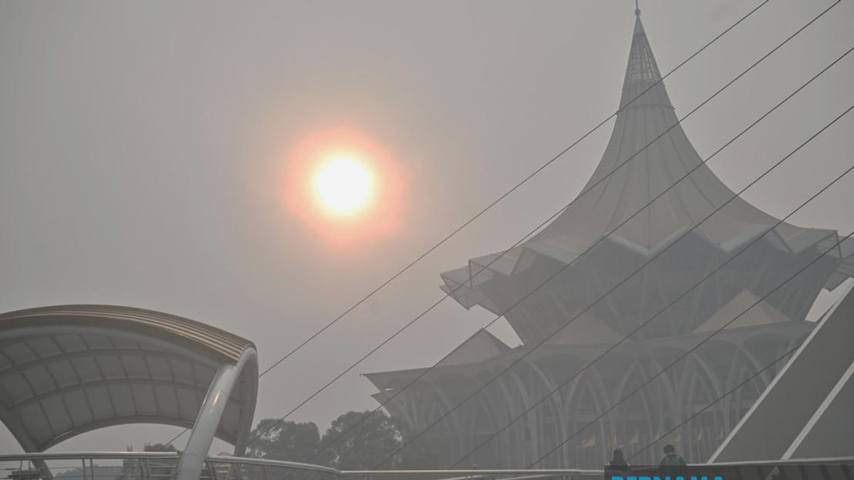 Sarawak Shuts 591 Schools as Extreme Heat and Drought Trigger Environmental Crisis