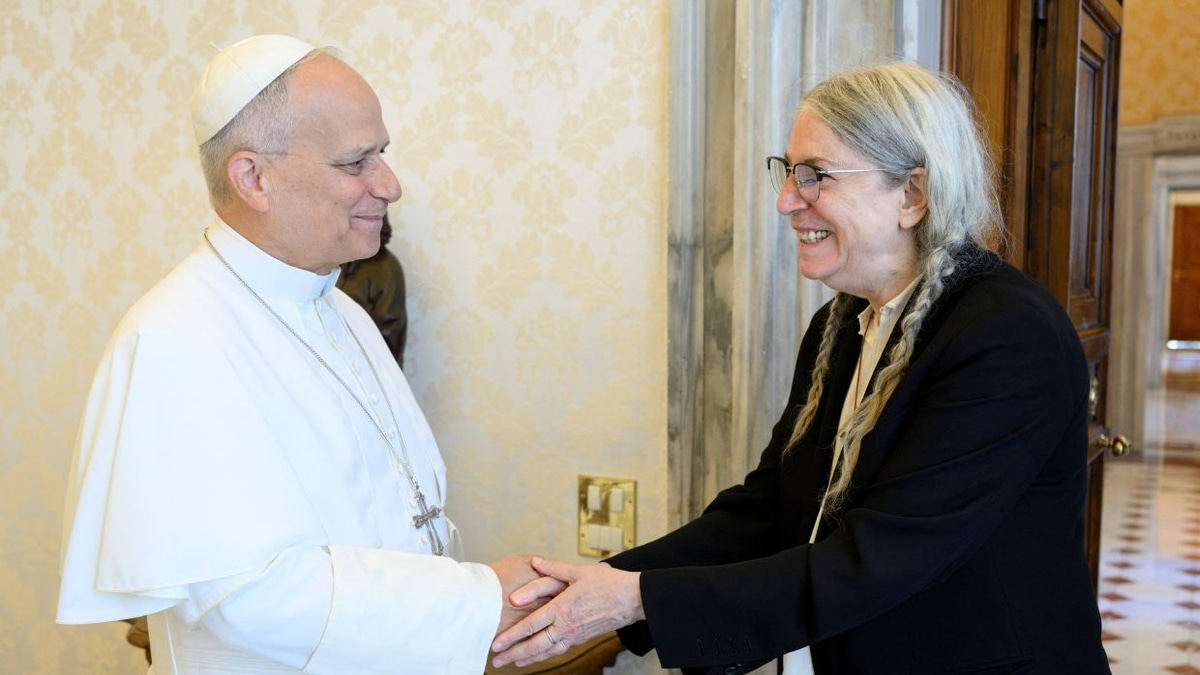 Patti Smith, Rock Icon, Meets Pope Leo XIV at the Vatican