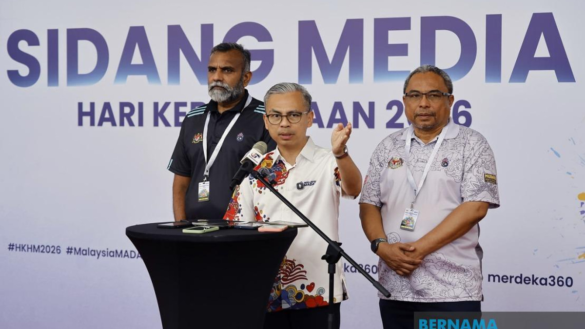 Malaysia Day Revellers Urged to Don Masks as Haze Blankets Putrajaya Celebrations