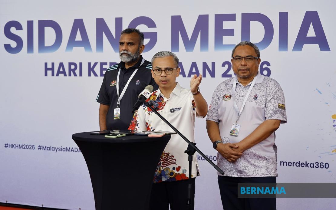 Malaysia Day Revellers Urged to Don Masks as Haze Blankets Putrajaya Celebrations