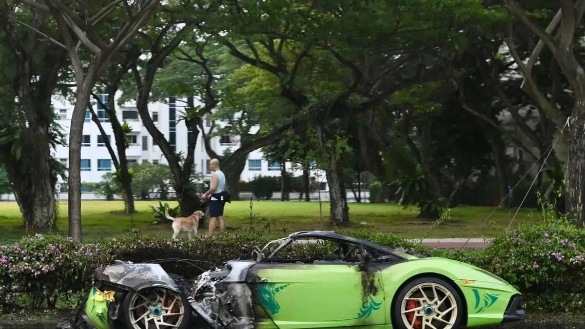 Sports car fire disrupts Singapore's East Coast Parkway, triggers evening congestion