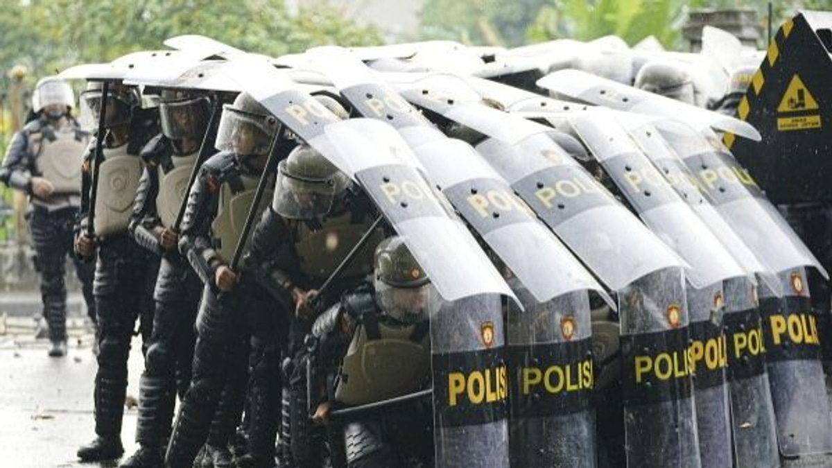 Indonesia's Security Agencies at Odds as Police Raids Ensnare Senior Prosecutor