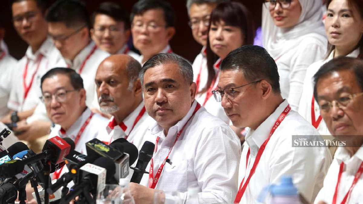 DAP Committed to Coalition Work with Umno Despite Zahid DNAA Controversy
