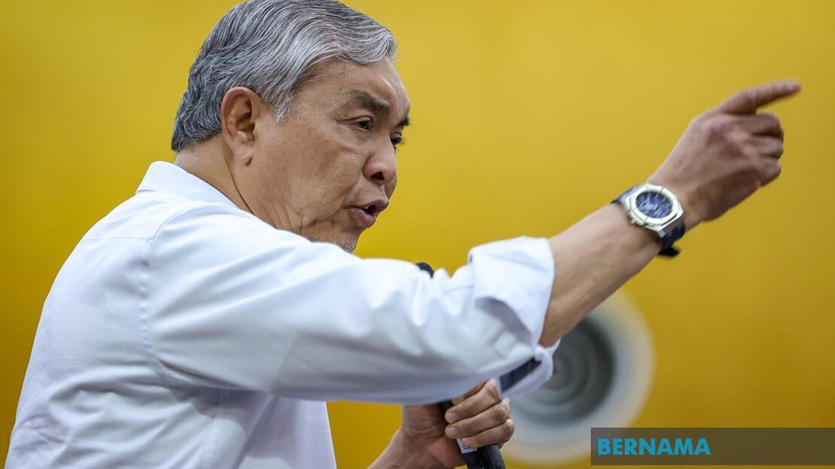 Ahmad Zahid Calls for Leadership Training to Build Politically-Aware Student Generation