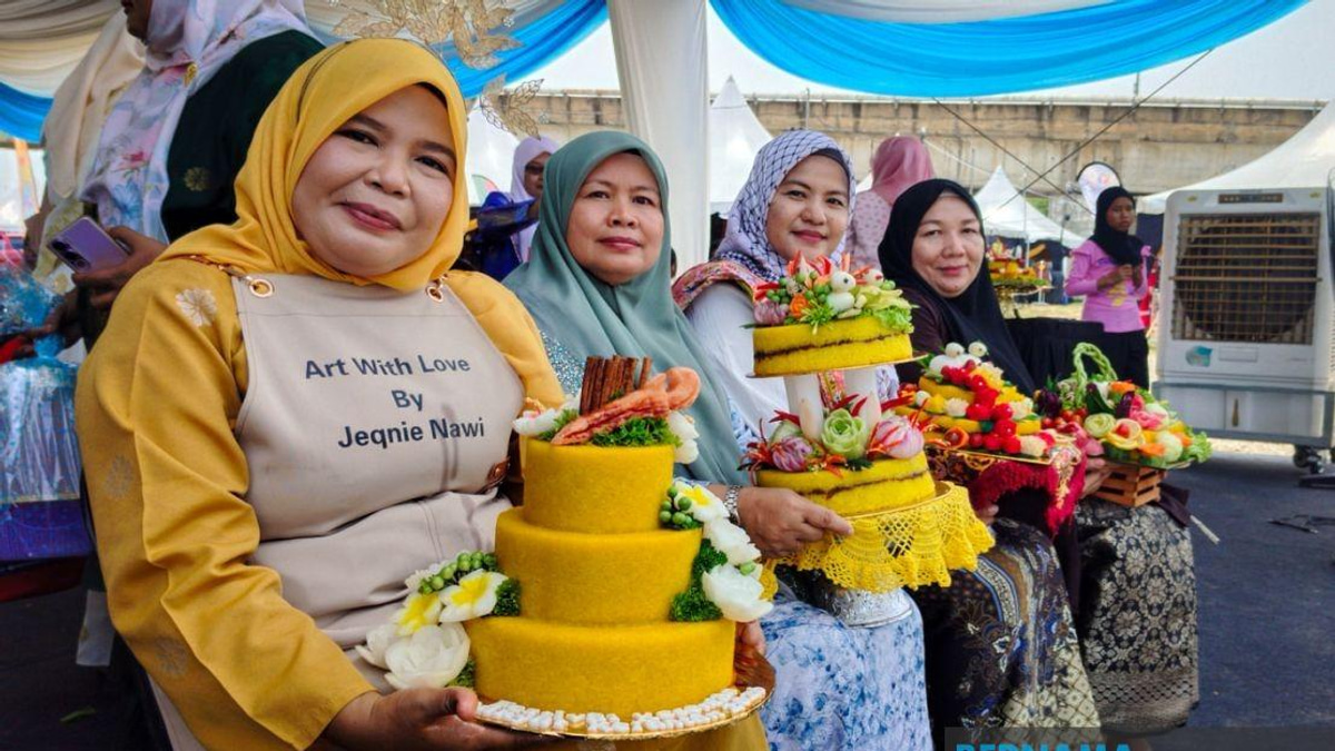 From Resort Career to Culinary Success: How a Kelantan Chef Built a Business Around Pulut Kuning