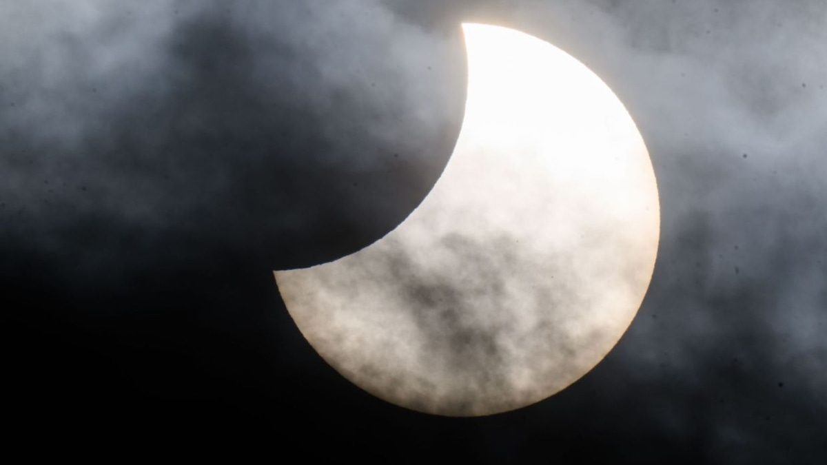 Two Eclipses Light Up August Skies: How to Capture Them With Your Smartphone