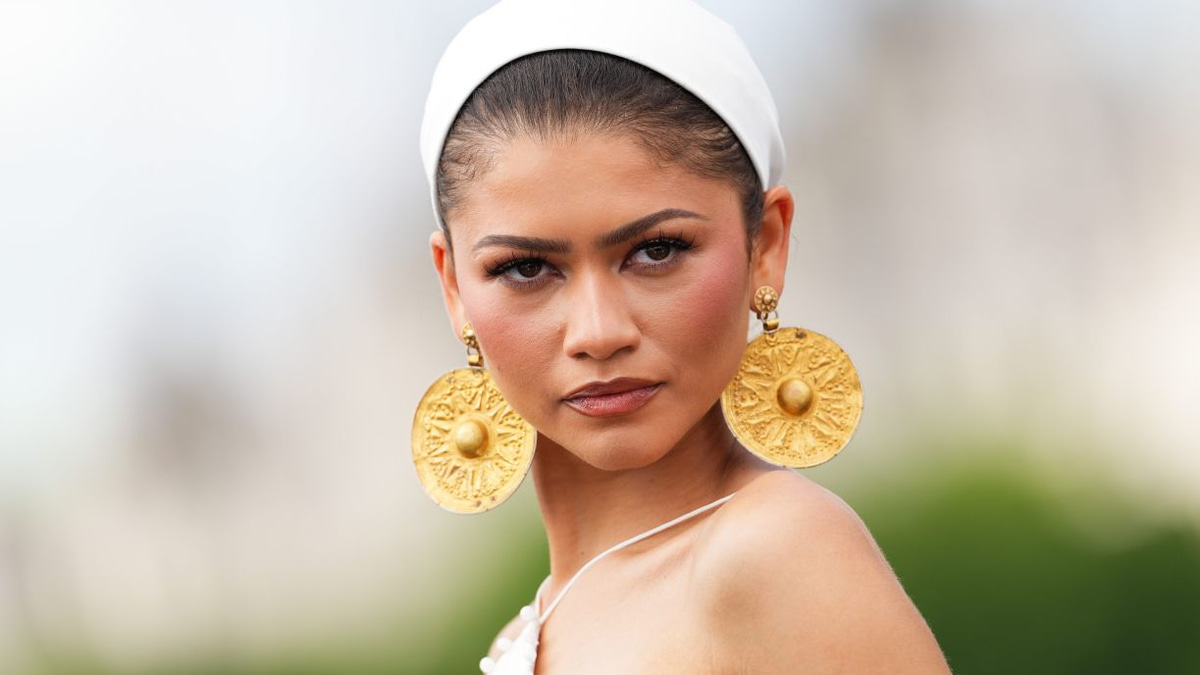 When Red Carpet Glamour Meets Archaeological Ethics: The Zendaya Earrings Controversy