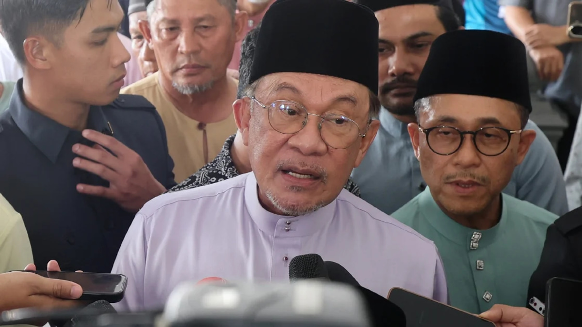 Anwar Assures Non-Muslims on Syariah Court Reforms, Says Rights Remain Protected
