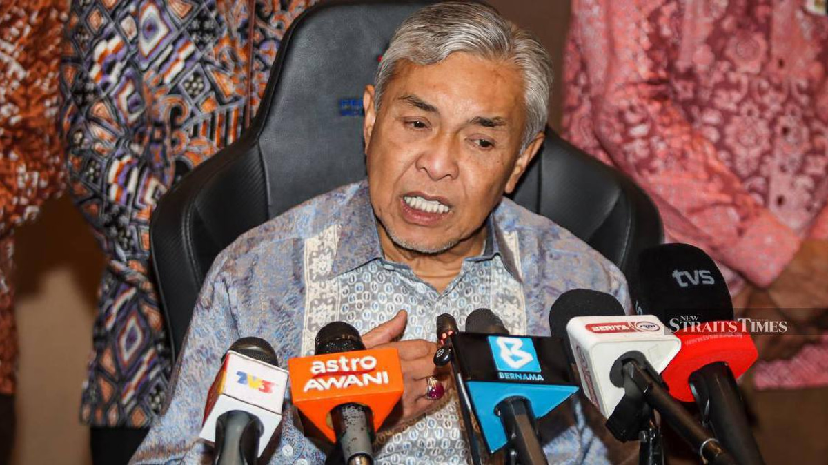 Zahid Calls for Formal Coalition Talks Between BN and PN
