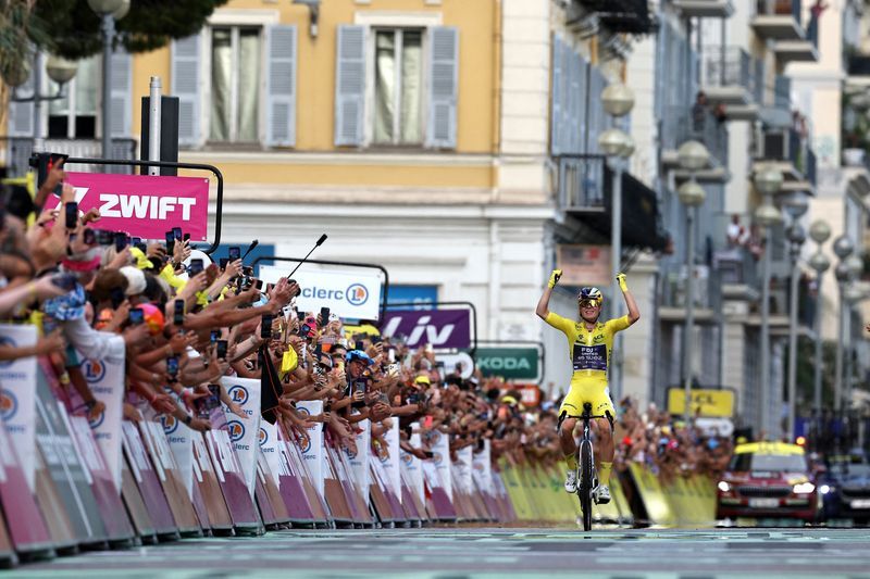 Vollering Claims Second Tour de France Femmes Crown with Dominant Final Stage Victory