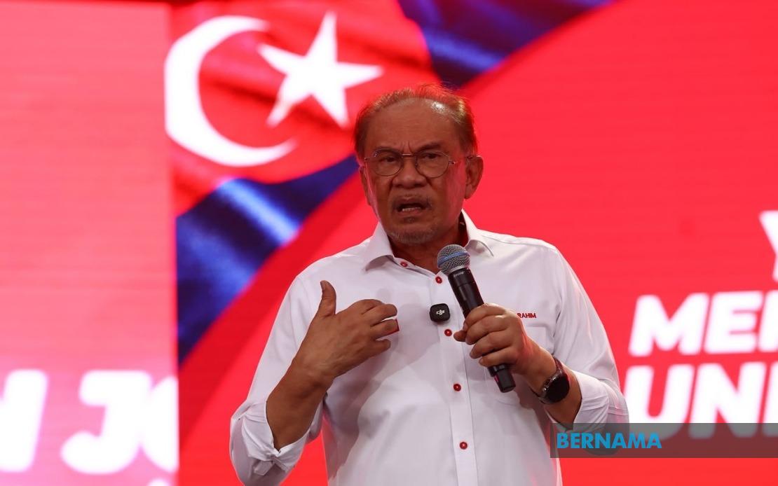 Anwar Denies Purchasing New BMW, Clarifies Mercedes-Benz Gift Status