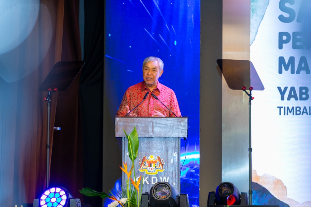 Zahid Dismisses Talk of Secret Coalition Talks, Pledges Commitment to Unity Government
