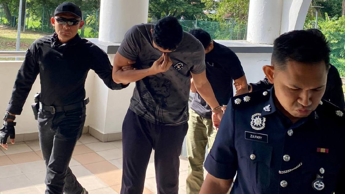 Two Thai soldiers charged with smuggling Myanmar migrants across Malaysia-Thailand border