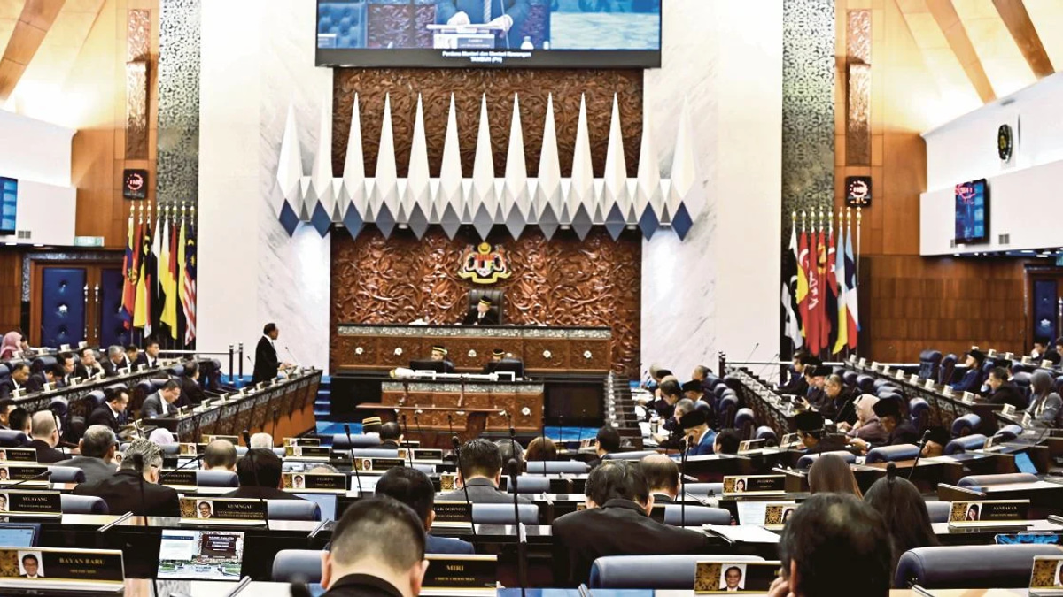 Parliament erupts over opposition leadership row as PAS-Bersatu tensions boil over