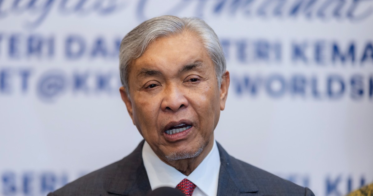 Zahid Throws Weight Behind Immigration Service Overhaul to Address Long-Running Officer Grievances