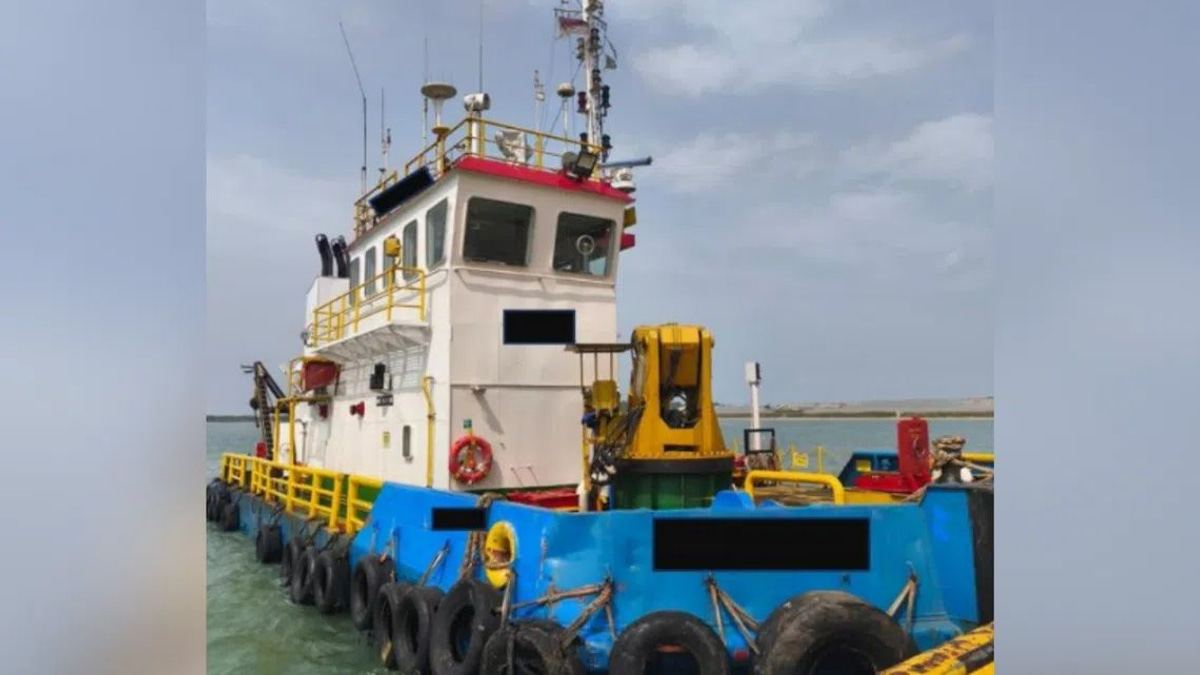Eight tugboat crew members arrested for stealing marine gas oil in Singapore waters