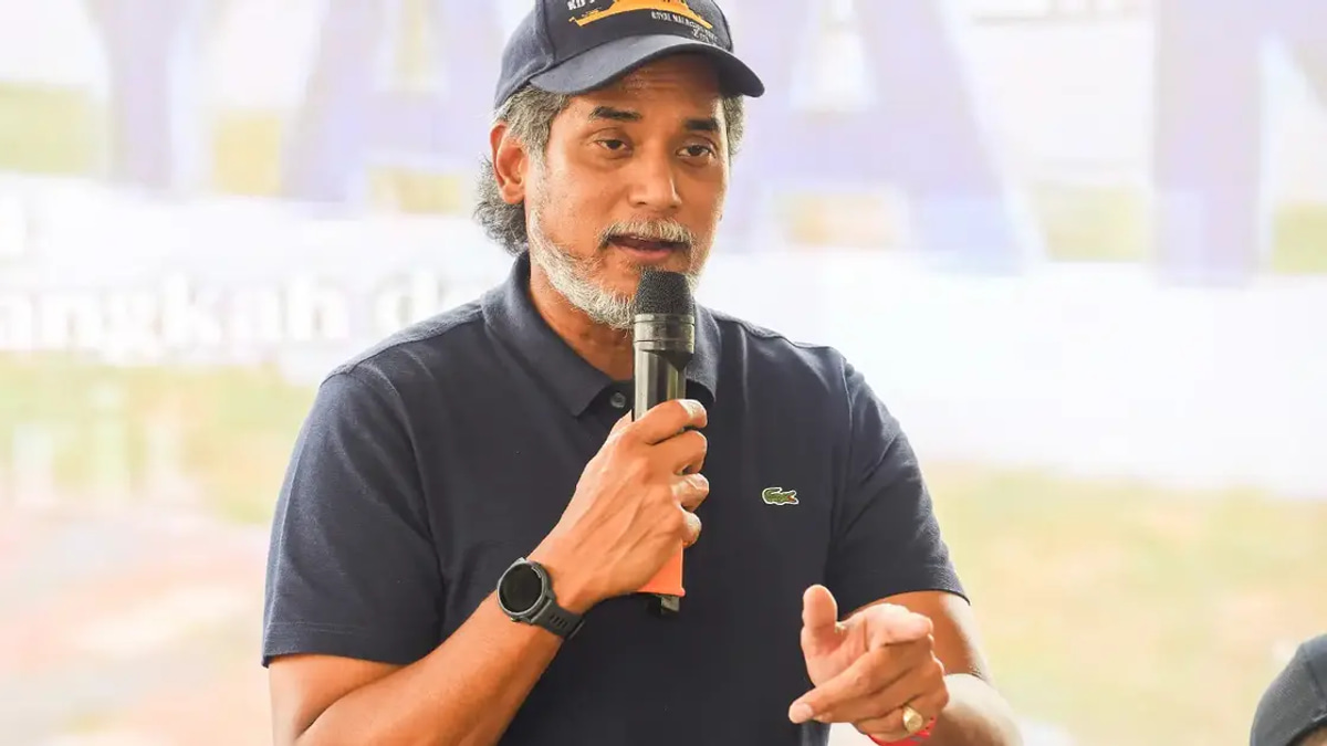 Khairy Accuses Pakatan Harapan of Copying Barisan Nasional's Election Promises