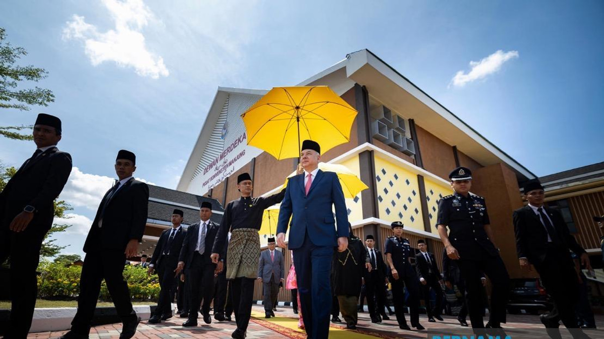 Sultan Nazrin Opens Manjung's New Merdeka Hall, Marking 25 Years of Municipal Council