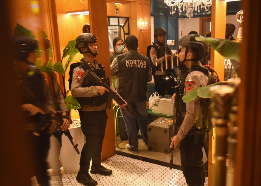 Jakarta's Biggest Scandal: Billions in Gold and Cash Seized from Top Justice Official