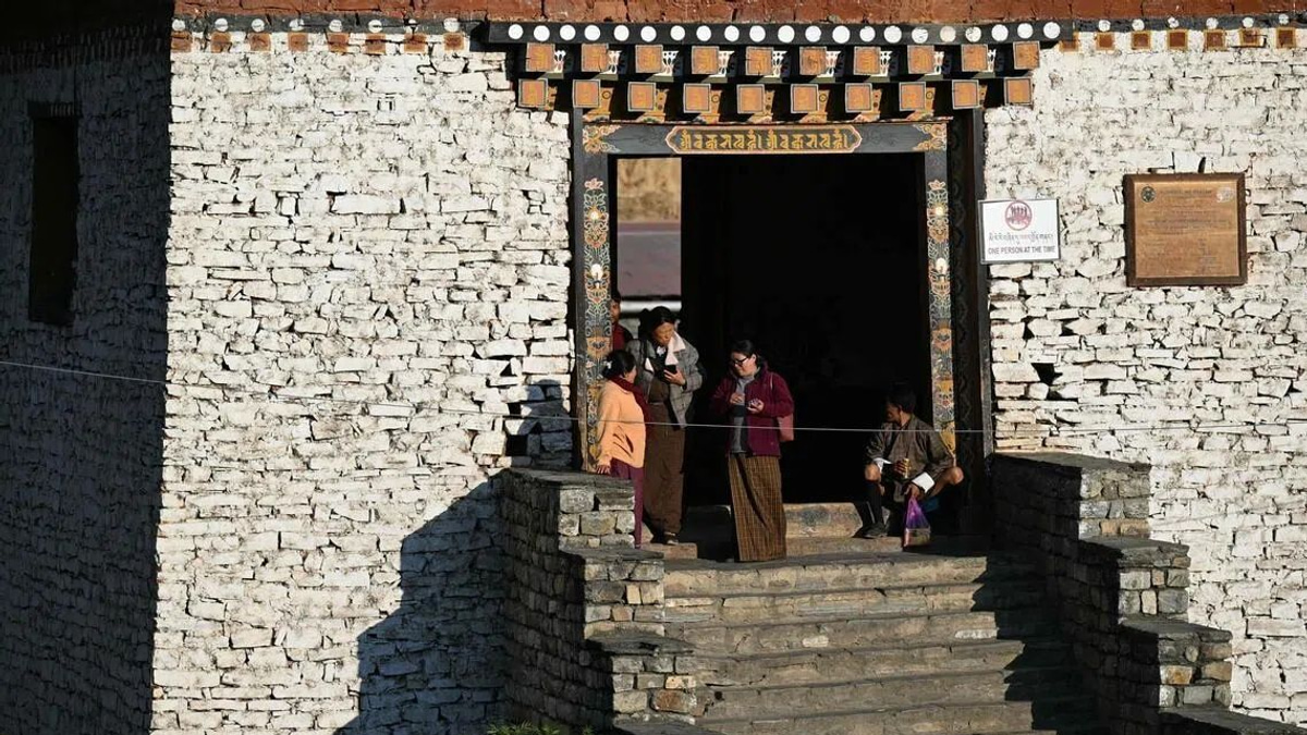 Bhutan Offers Cash Incentives to Reverse Plummeting Birth Rates