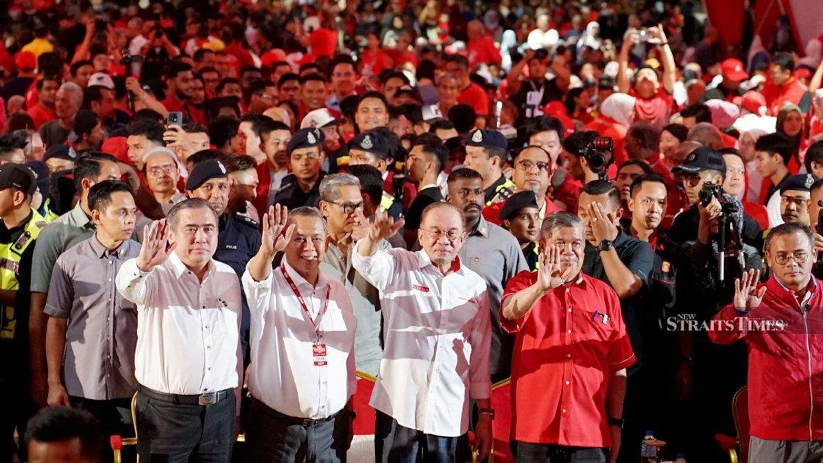Anwar Cautions Politicians Against Weaponising Royal Institution in Negri Sembilan Campaign
