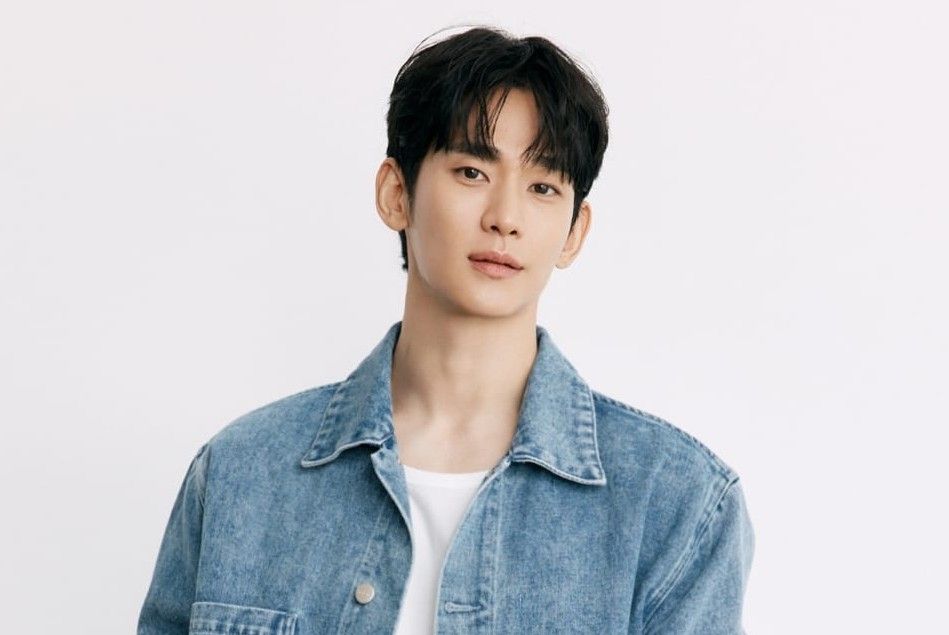 Kim Soo-hyun Returns to Public Eye with Bench Campaign Following Controversy