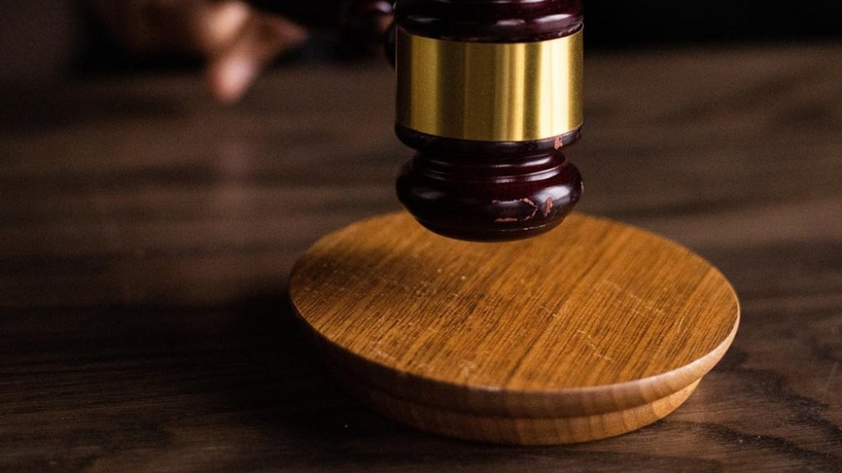 Ex-Ride-Hailing Driver Faces 12 Charges in Klang Courts Over Armed Robbery and Fraud
