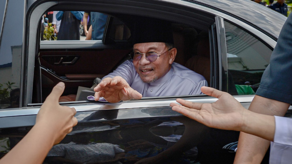 Anwar Campaigns in Negri Sembilan as Pakatan Harapan Seeks Election Victory