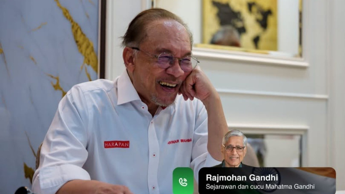 PM Anwar Extends Invitation to Rajmohan Gandhi for Malaysia Visit in 2024