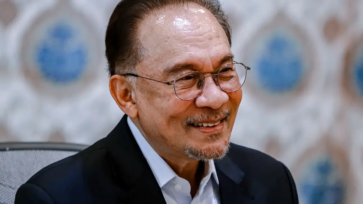 Anwar Ibrahim Leads Approval Rankings in Latest Merdeka Center Survey
