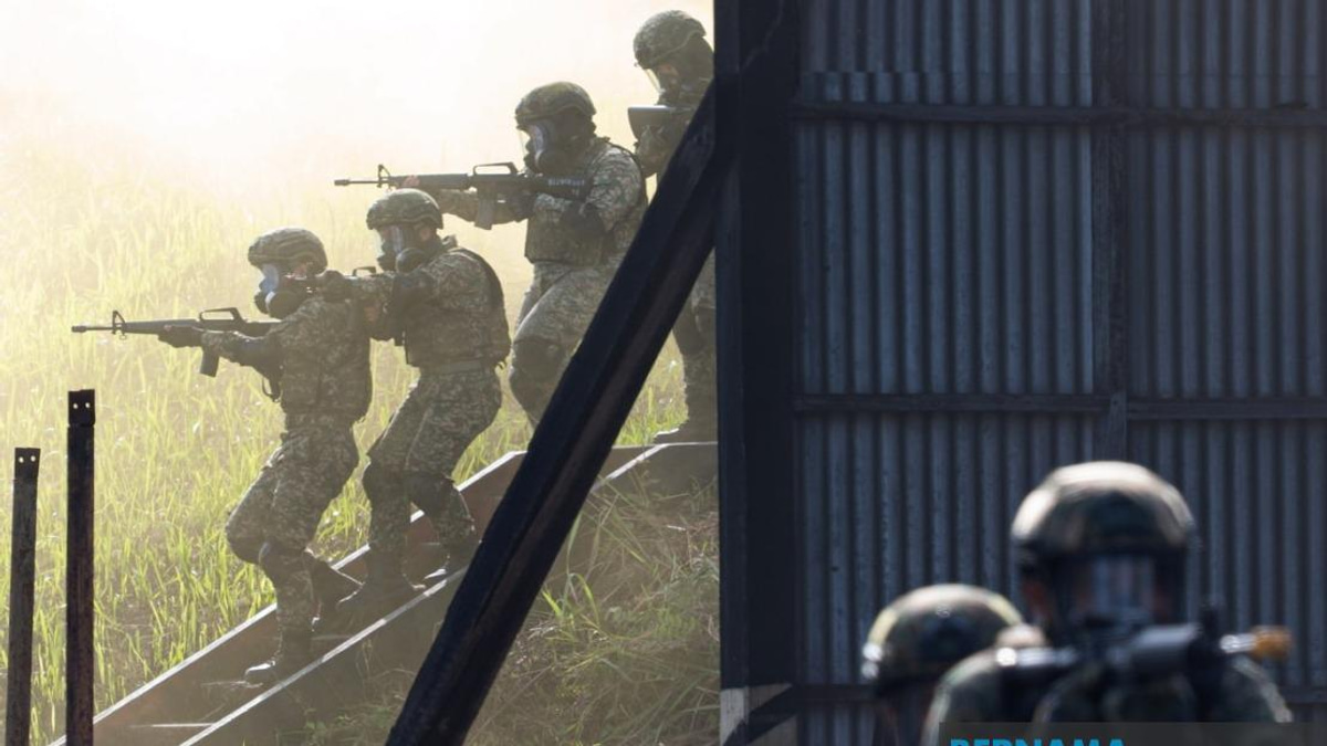 Malaysia to Boost Defence Budget for 2027, PM Anwar Says