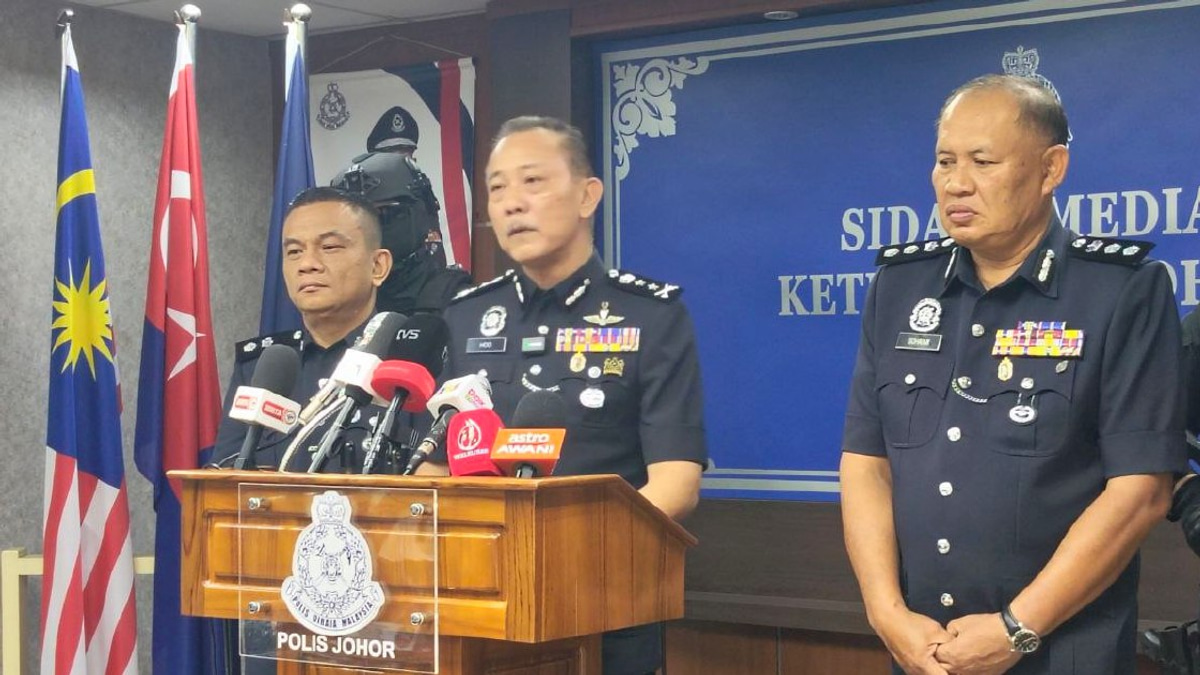 Five detained over inverted Malaysian and Johor flags