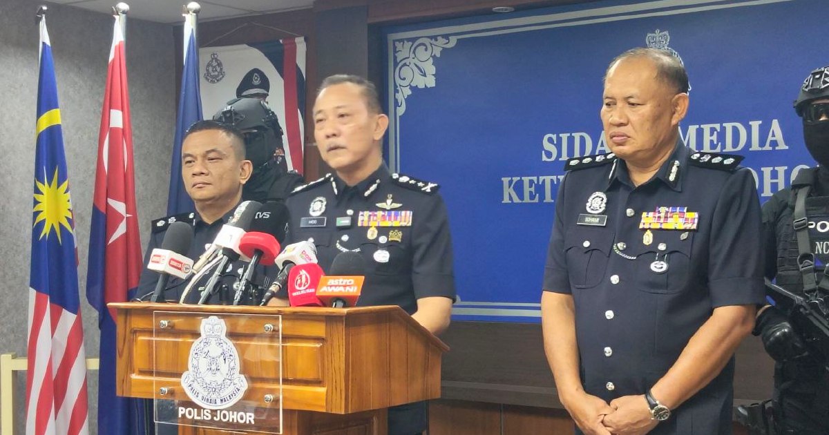Five detained over inverted Malaysian and Johor flags