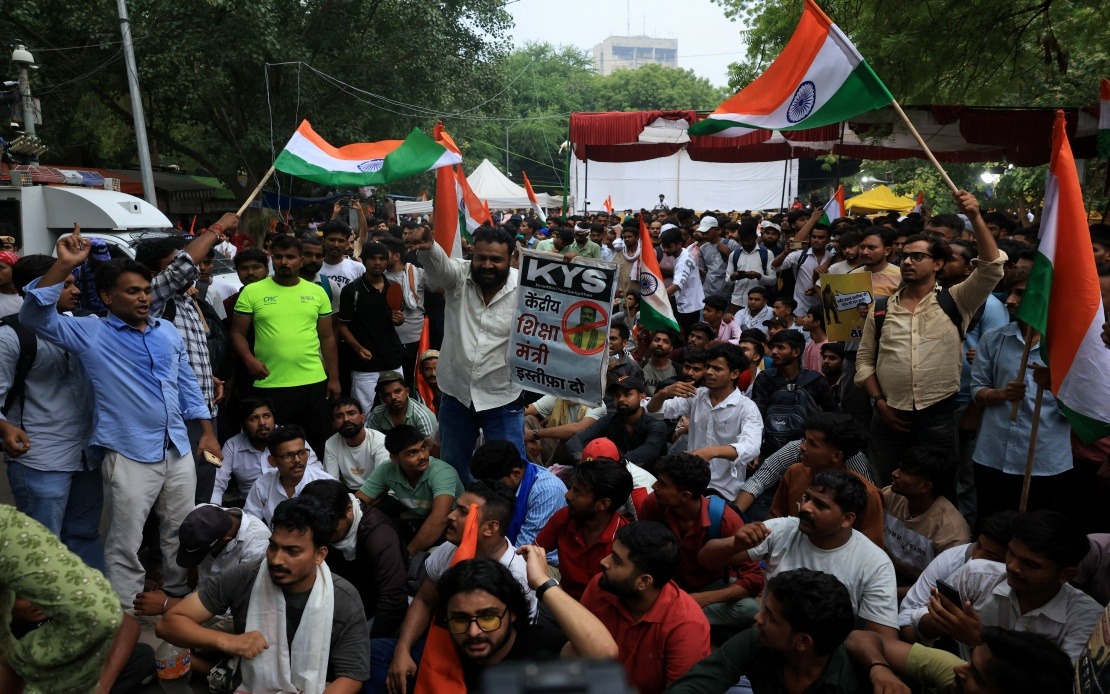 Indian Youth Movement Stages Parliament March Demanding Education Reforms