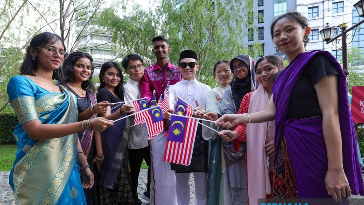 Lee Lam Thye Warns Against Divisive Politics, Calls for Unity Among All Malaysians
