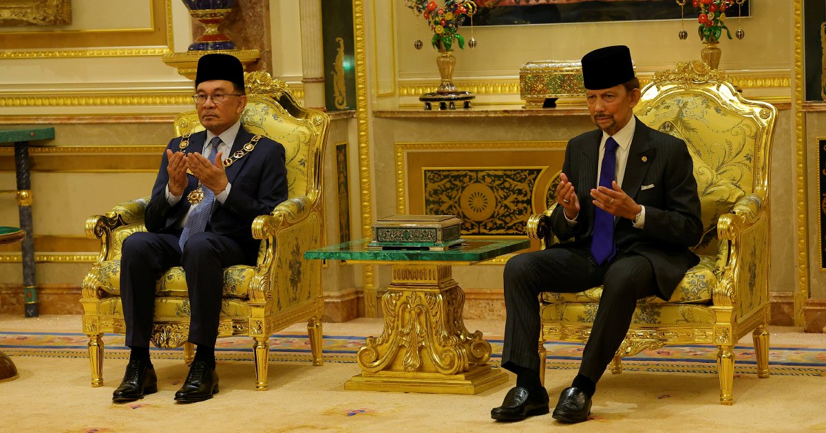 Anwar Ibrahim receives prestigious royal honour from Brunei Sultan