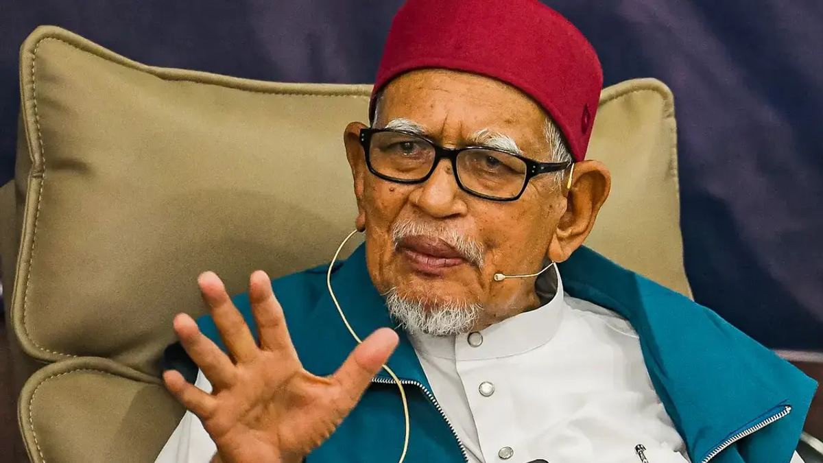 Melaka's Political Realignment: PAS Chief Signals Shift in BN-PN Coalition Dynamics