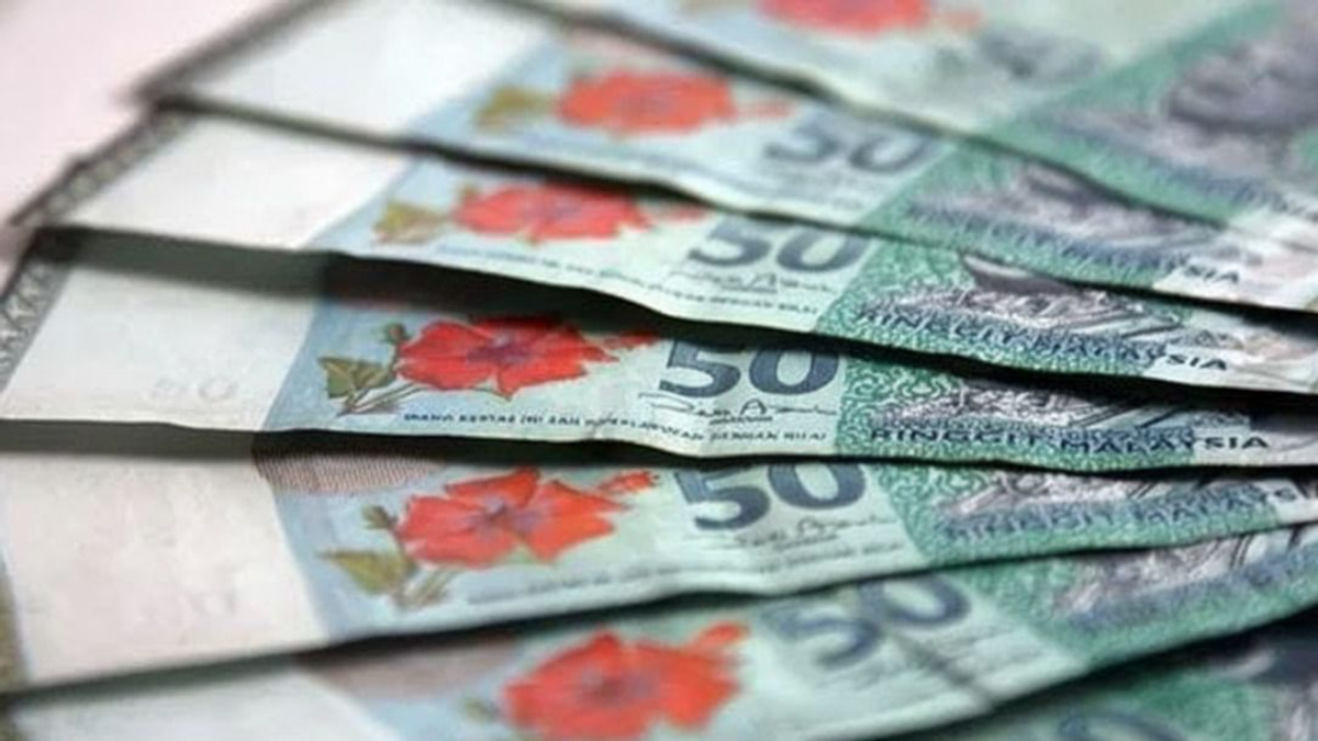 Ringgit Poised for Strength Next Week as 2Q GDP Beats Expectations