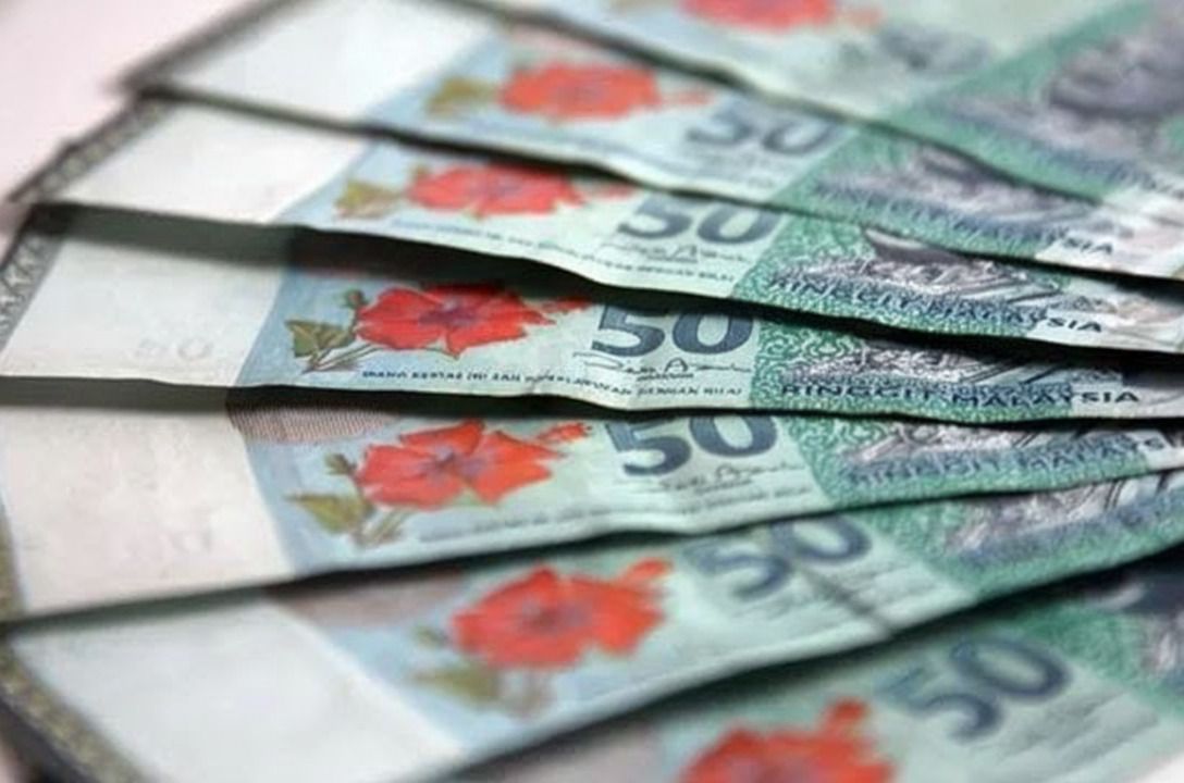 Ringgit Poised for Strength Next Week as 2Q GDP Beats Expectations