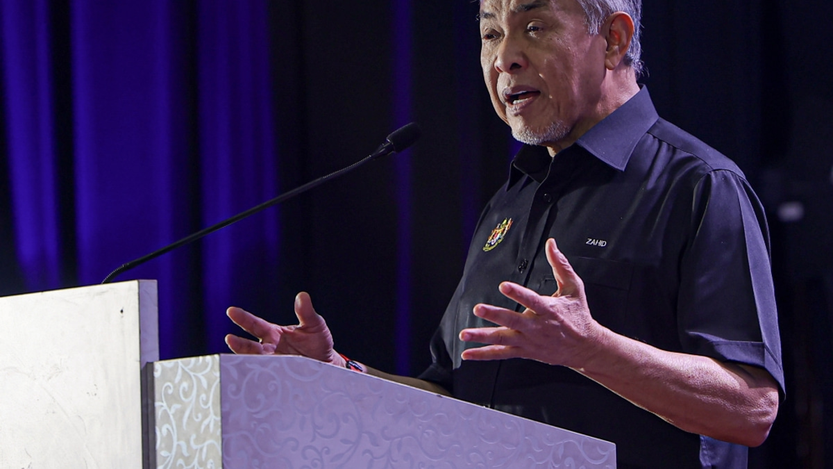 Zahid alleges ministry officials faced pressure to attend BN events during state elections