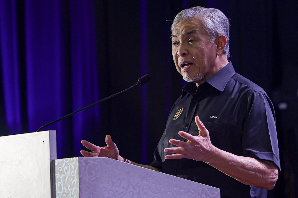 Zahid alleges ministry officials faced pressure to attend BN events during state elections