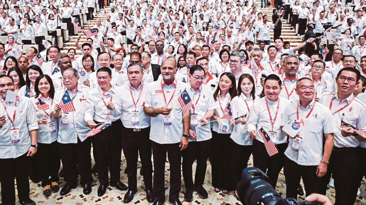 DAP Pressures Anwar With Year-End Deadline for Major Judicial and Executive Reforms