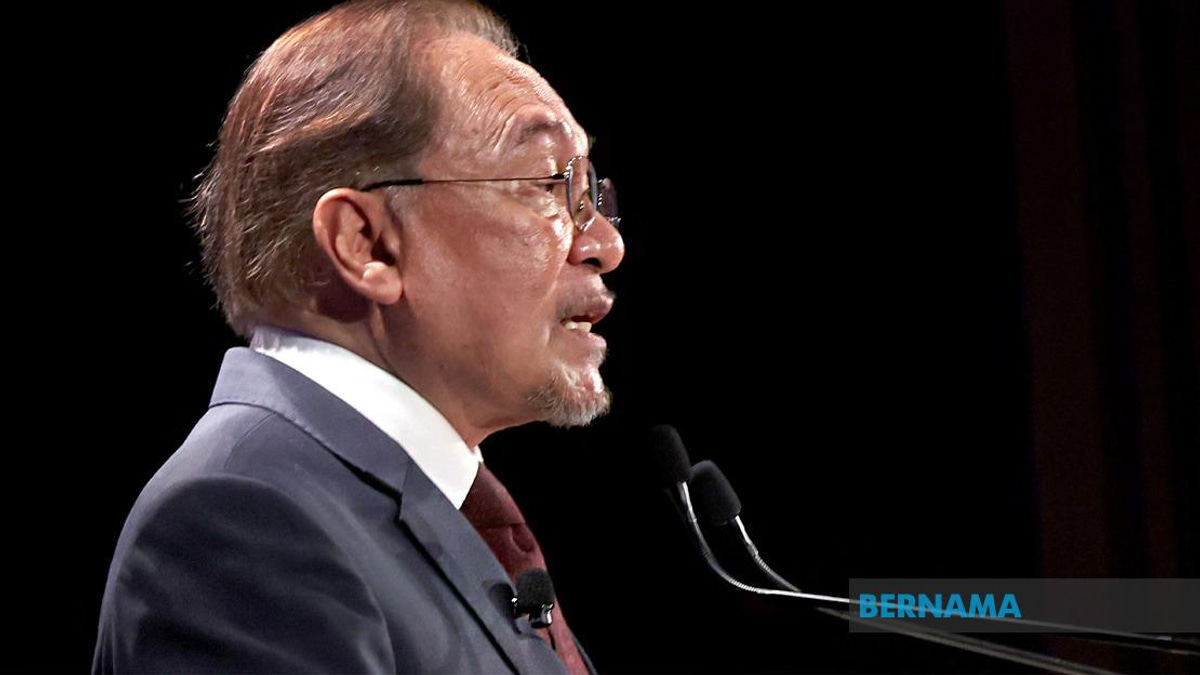 Anwar's Busy Final Day In Turkmenistan Focuses On Economic Ties