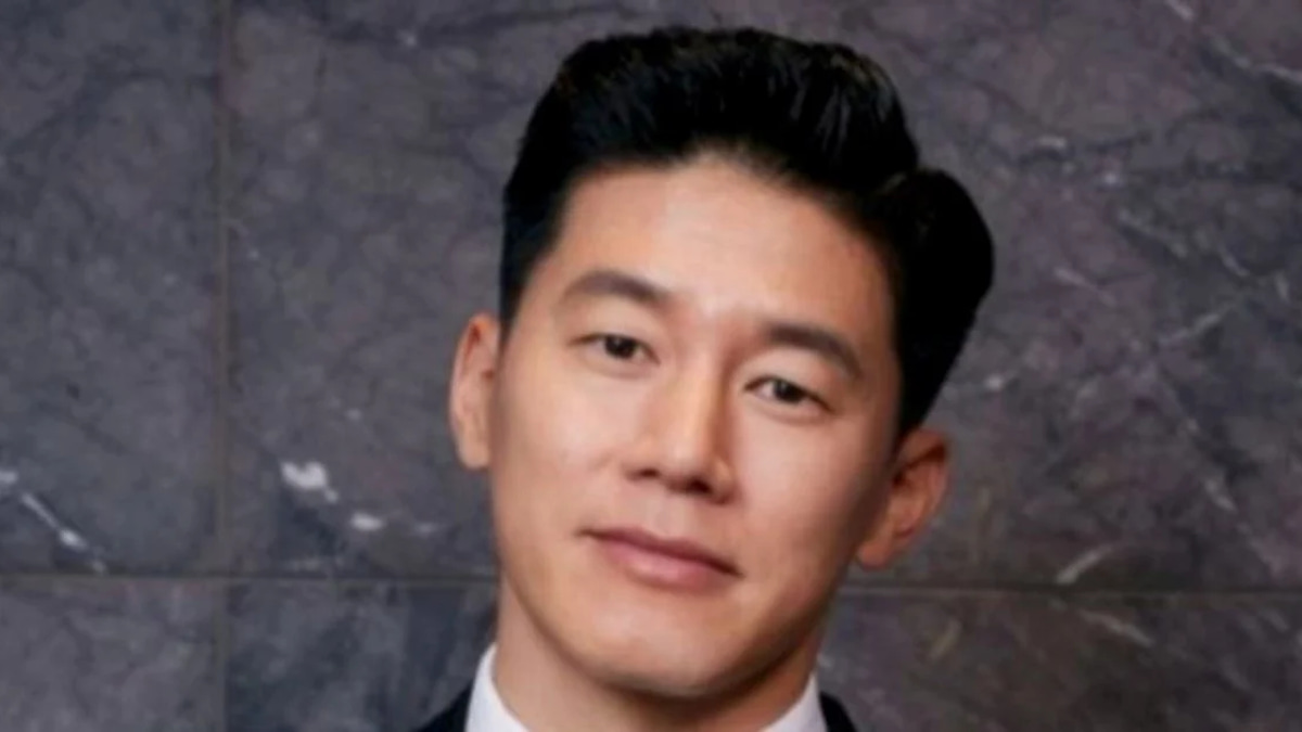 From Poverty to Stardom: How South Korean Actor Kim Mu Yeol Survived on RM500 a Year