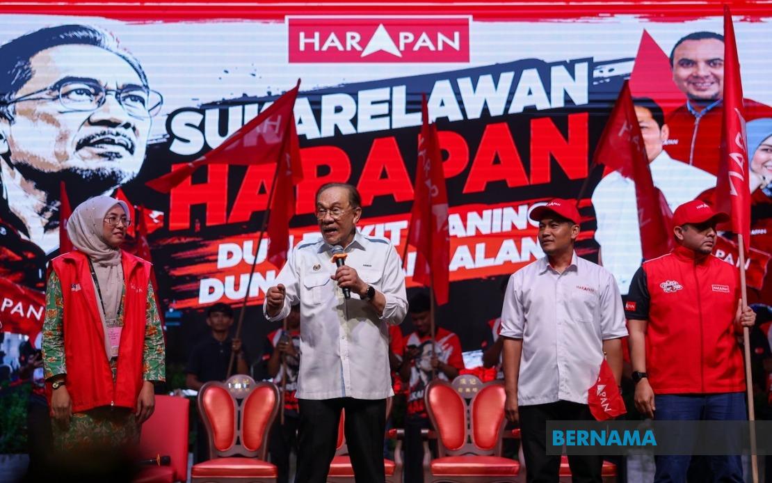 Johor Election Offers Youth Chance to Build Future Beyond Racial Divisions, Says Anwar