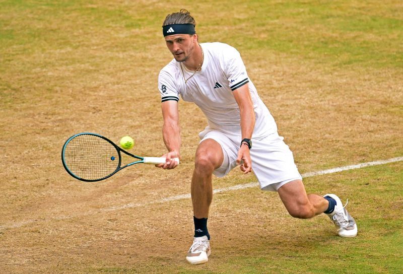 Zverev blames faulty glucose sensor for Halle Open semi-final loss to Fritz