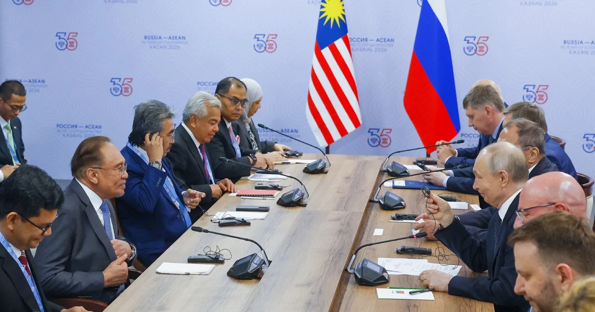 Anwar Welcomes Russian Support for Malaysia-Petronas Energy Ties