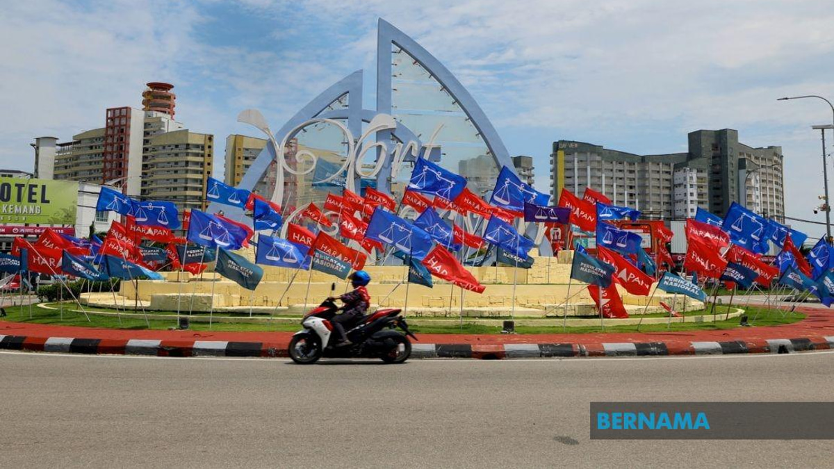Negeri Sembilan Voters Face Morning Sunshine Before Afternoon Downpour on Election Day